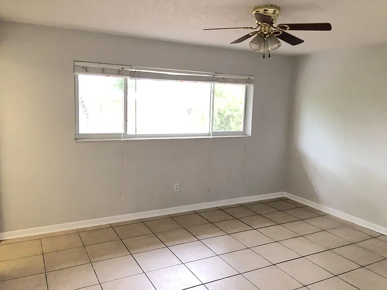 2378 Covington Dr — Photo 15