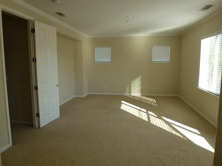 2372 Saint Augustine Dr — Photo 5