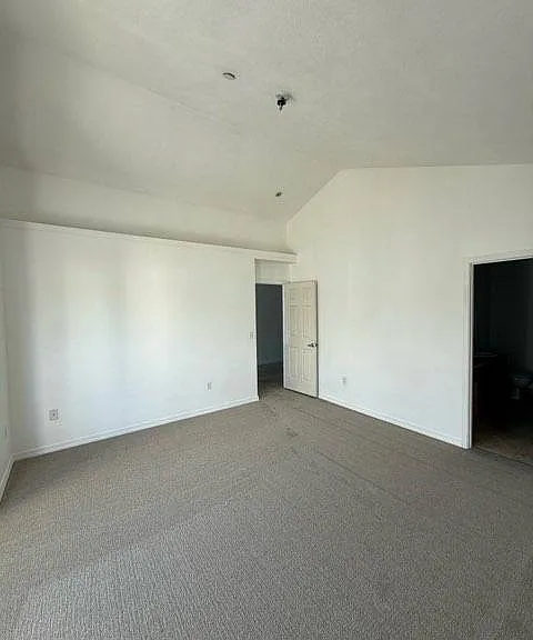 5700 NE 82nd Ave #E27 — Photo 6