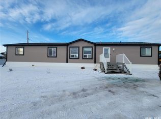 11 & 12 Mirror Pl, Macklin, SK S0L2C0