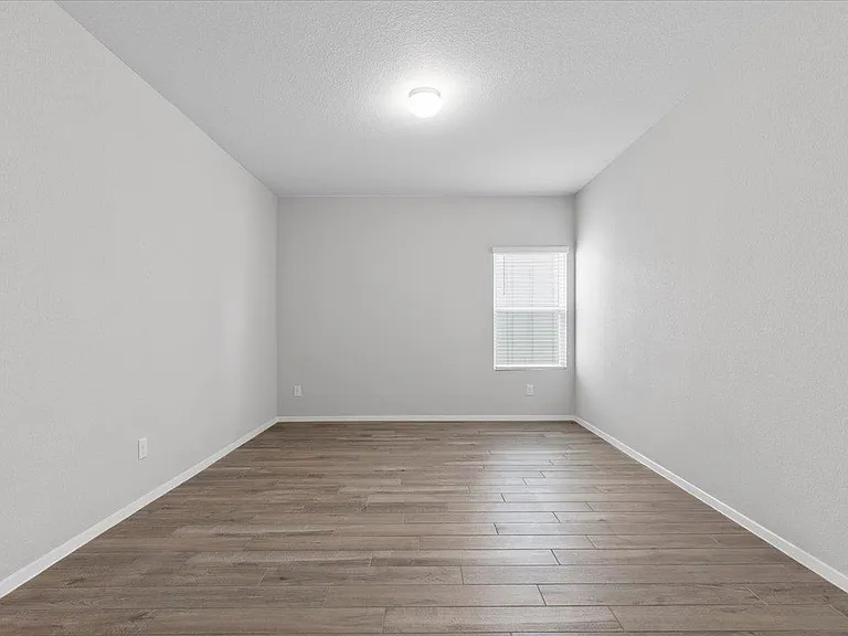 261 Hortus Dr — Photo 29