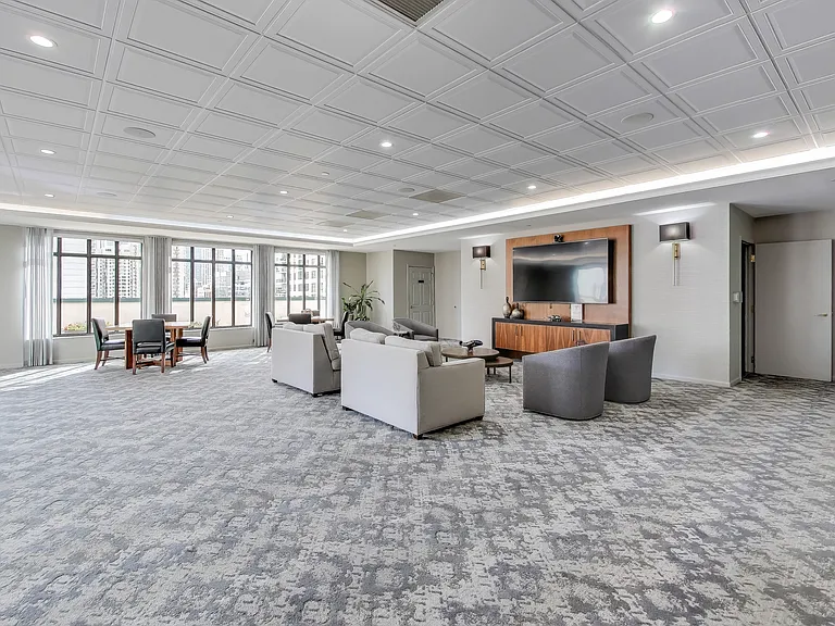 55 W Delaware Pl #217 — Photo 14