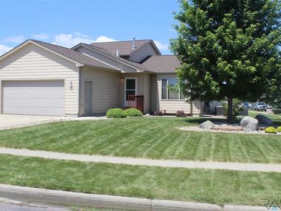 802 Chokecherry St, Harrisburg, SD, 57032