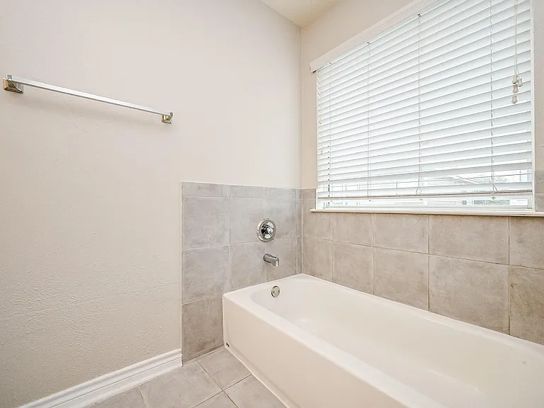 6127 Yorkglen Manor Ln — Photo 24