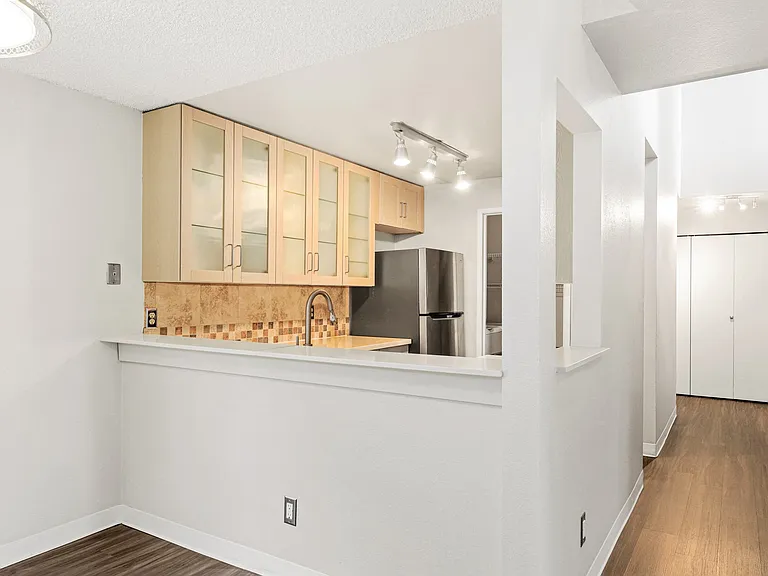 Starboard Apartments — Photo 30