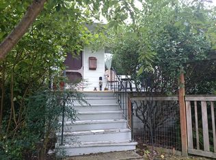 555 N 75th St, Seattle, WA 98103