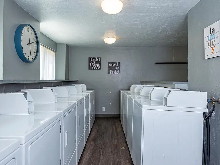 Broadway Center | Laundry Facility