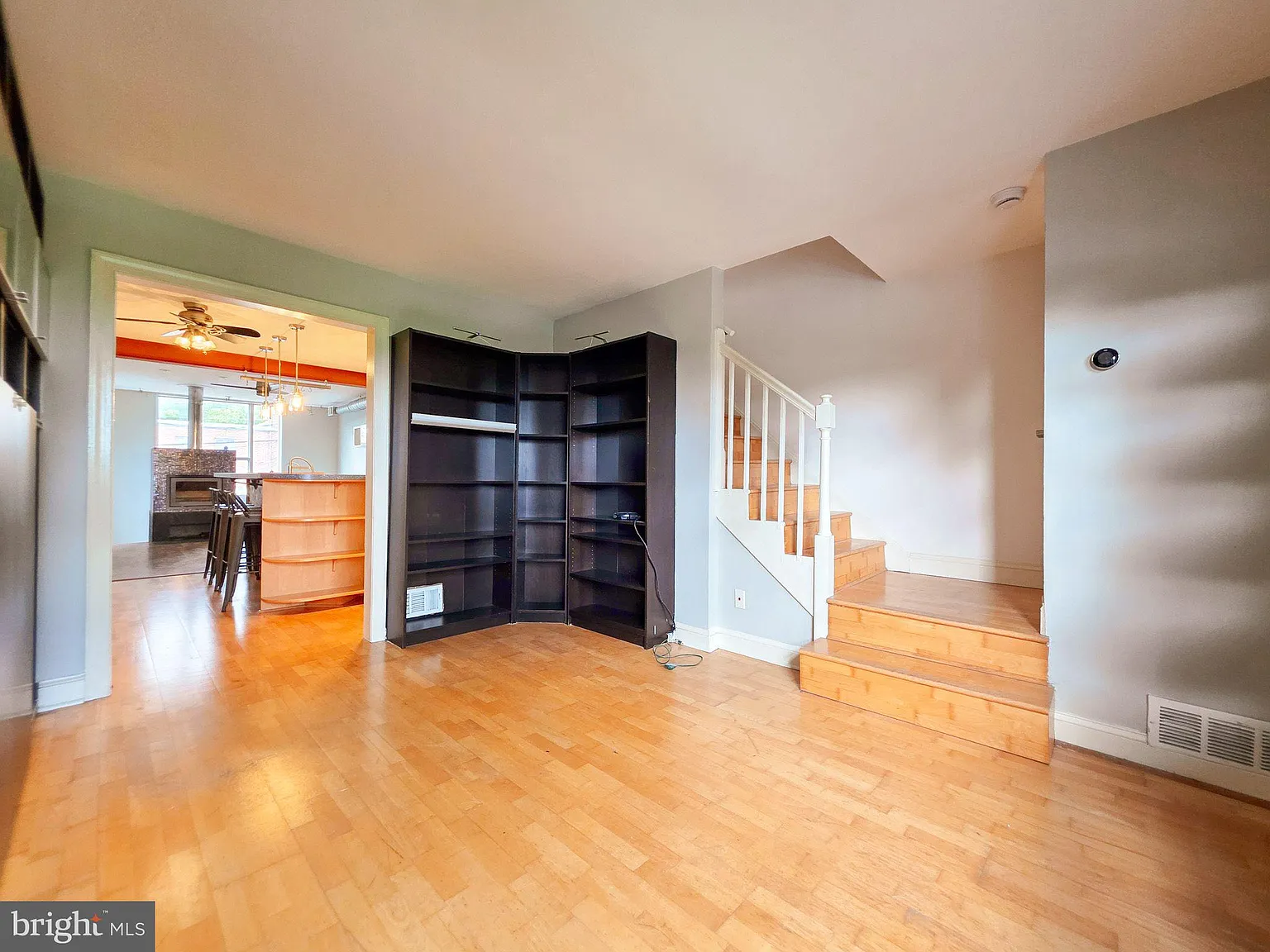 2 bed, 2.0 bath, 1650 sqft, $3,600 — Photo 3