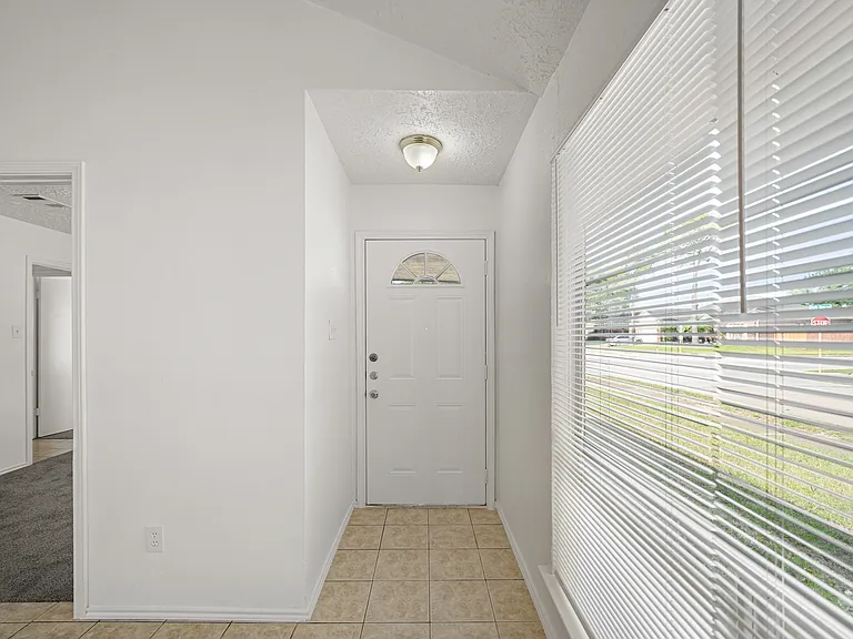 20614 Park Row Dr — Photo 5