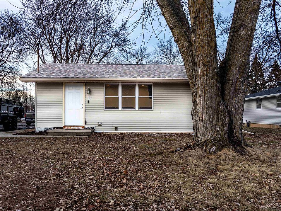 1st image of 329 E Green Bay St