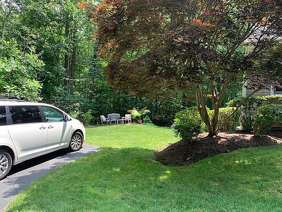 2nd image of 1 Bunker Hill Cir