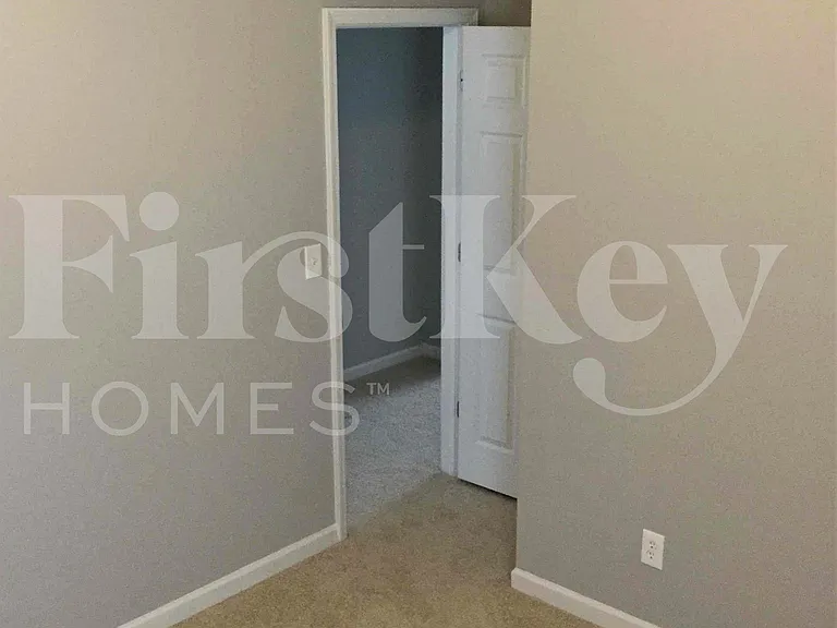 4200 Reserve Hill Xing — Photo 12