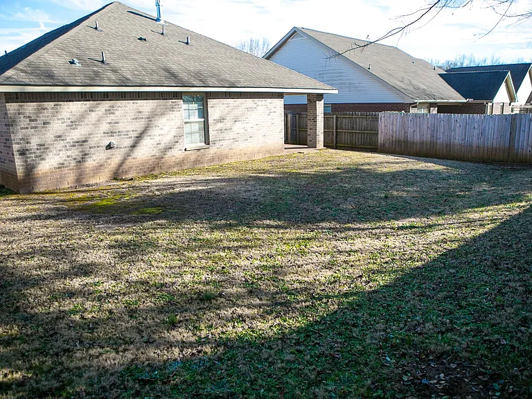 307 Dovington Dr — Photo 19