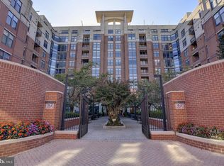 Clarendon 1021, Arlington, VA 22201