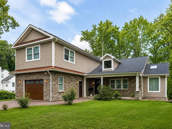 15 Wilfred Dr, Morrisville, PA 19067