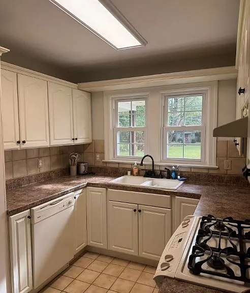 3210 Circle Dr — Photo 5