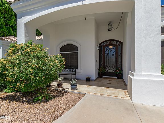 4th image of 1346 E SALADO Circle