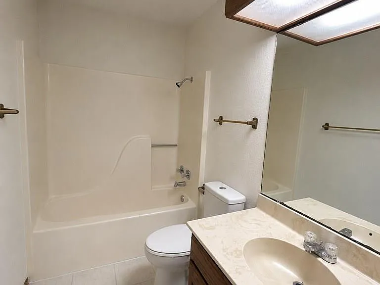 1205 Tesoro Ave — Photo 16