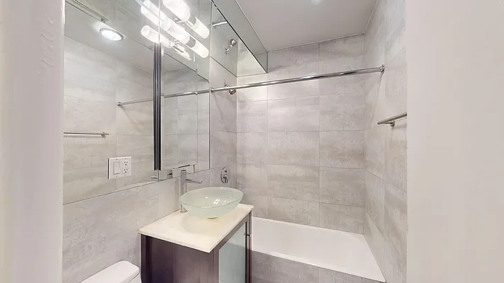 Rented by Bond New York | media 21