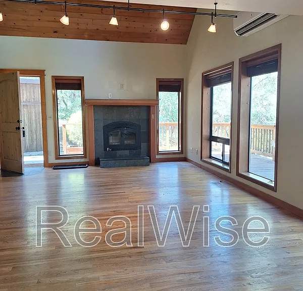 1711 Apache Dr — Photo 6