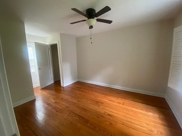 1401 Southgate Rd — Photo 4