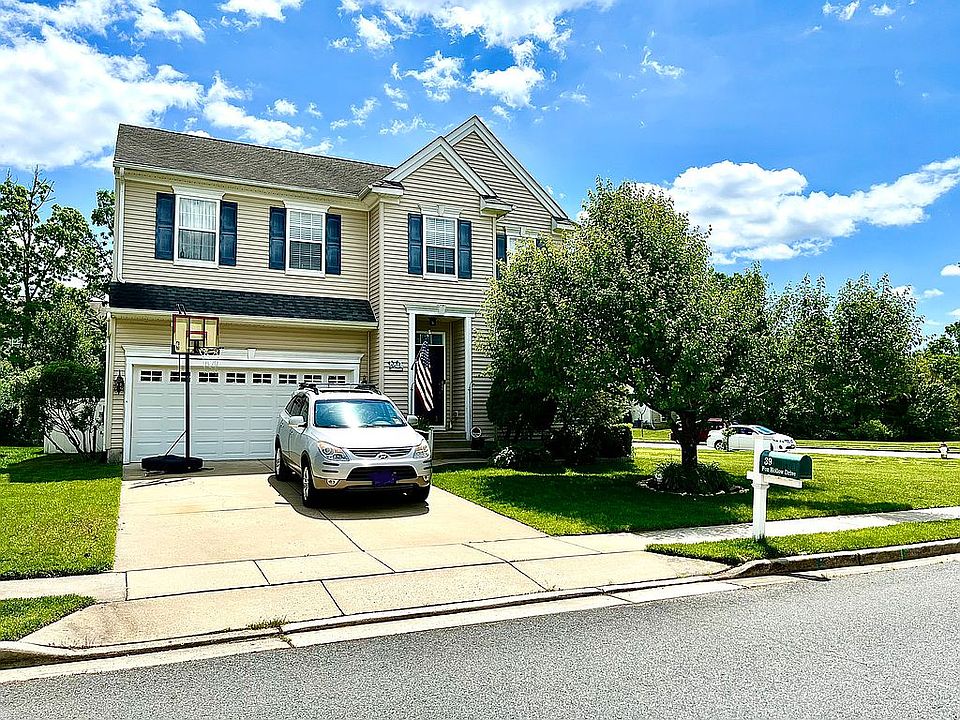 1st image of 39 Fox Hollow Dr