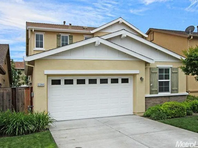 2264 Ellesmere Loop — Photo 1