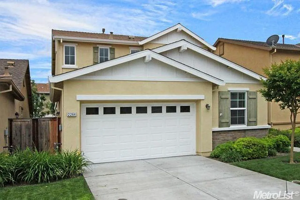 2264 Ellesmere Loop
