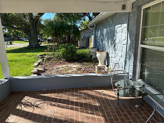 2nd image of 802 Valley Hill Dr