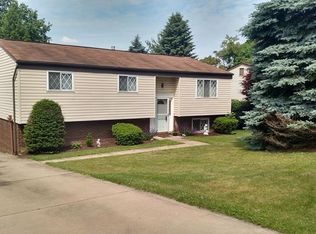 2067 Southwell Dr, South Park, PA 15129