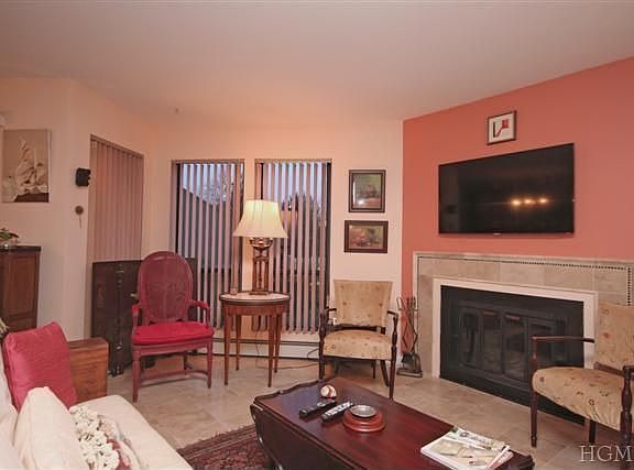 4th image of 35 Brooke Hollow Ct #35