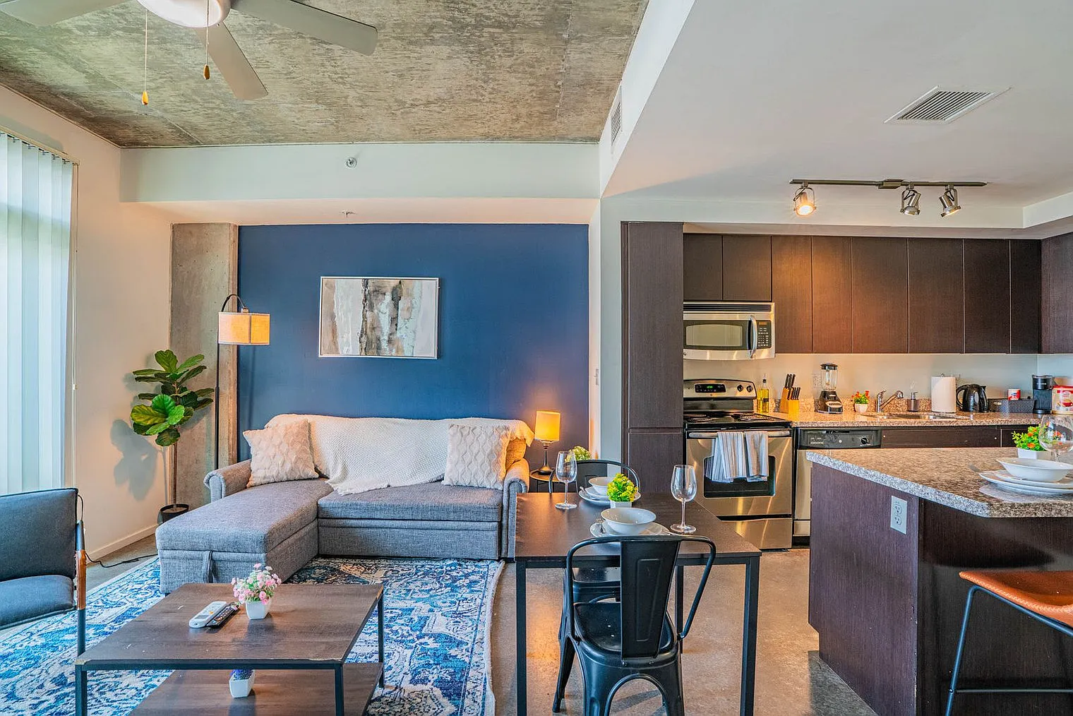 1 bed, 1.0 bath, 667 sqft, $2,734 — Photo 4