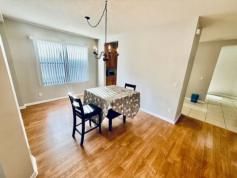 402 Breckenridge Cir SE — Photo 5