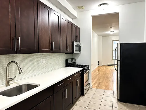 211 Wyckoff Ave #2R Photo 1