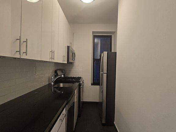 2nd image of 248 W 105th St APT 2B