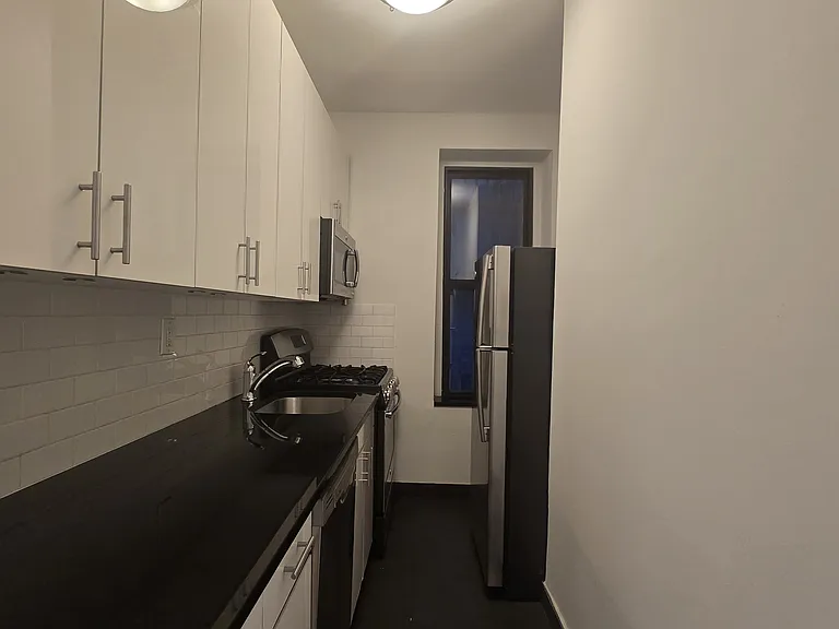 248 W 105th St #2B — Photo 2