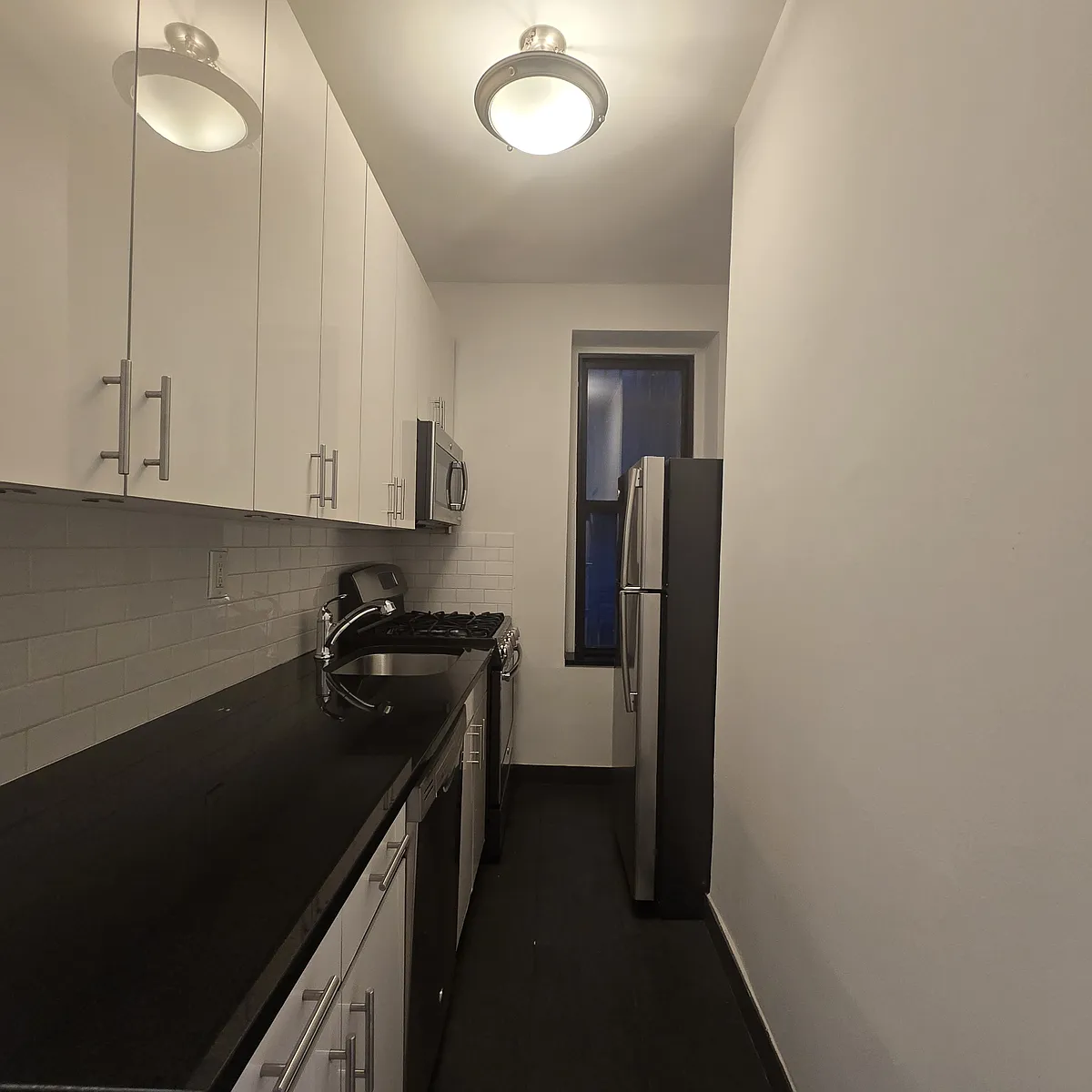 Building Photo - 248 W 105th St #2B