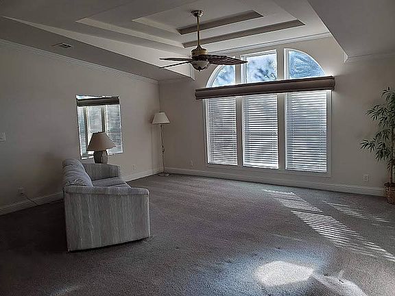 3rd image of 11 Beaumont Ln