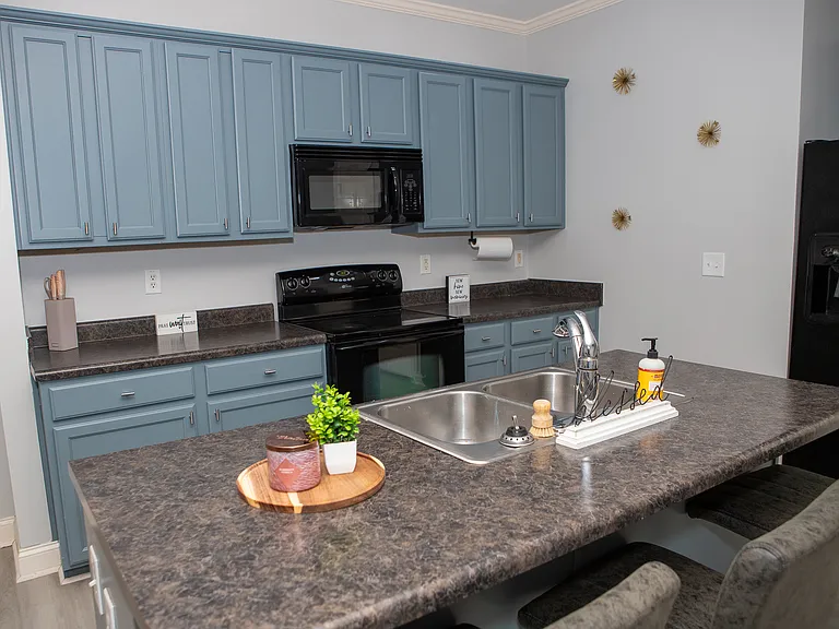 2911 Hillside Pl — Photo 8