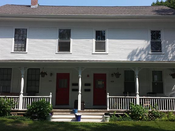 Building front/exterior - awesome porch and porch swing