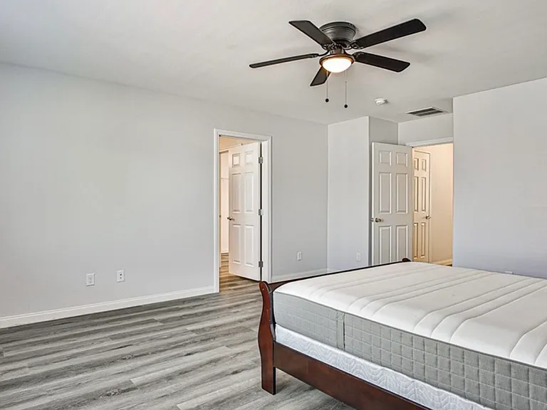 5390 Montauck Ave — Photo 33