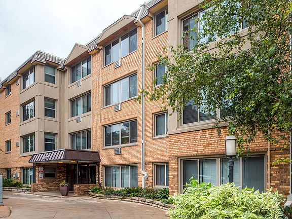 4th image of 2727 43rd St W #206