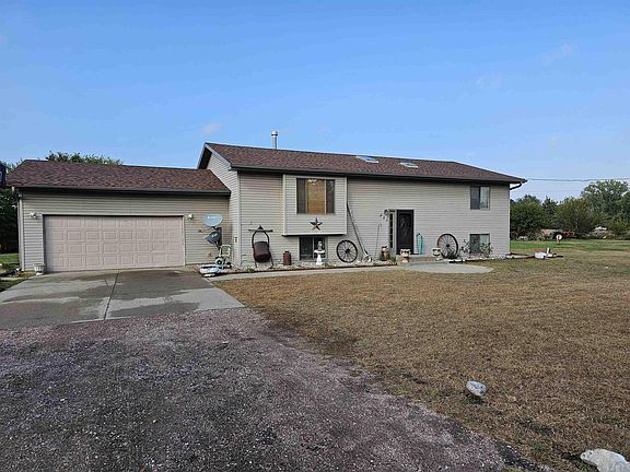 2nd image of 423 Golf Rd