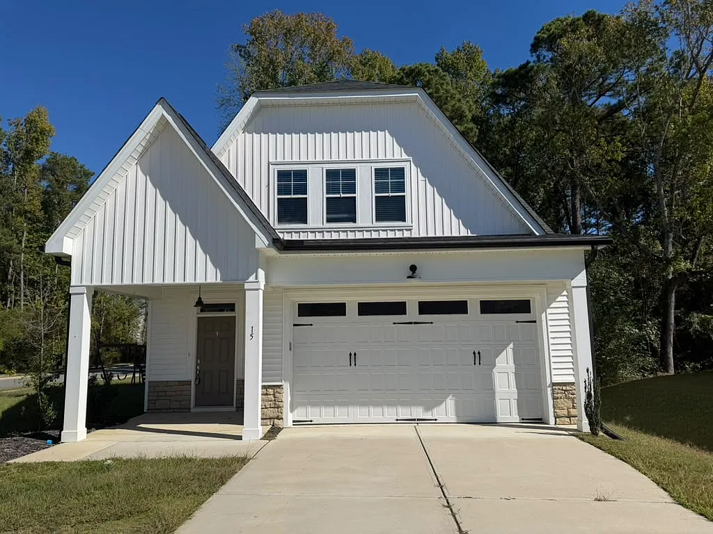 3 bed, 2.5 bath, 2016 sqft, $2,150 — Photo 1