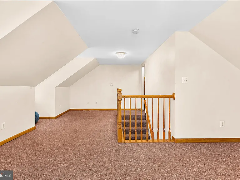 161 Margate Dr — Photo 38