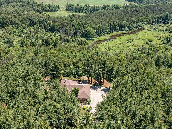 4th image of 41 Pine Ridge Rd