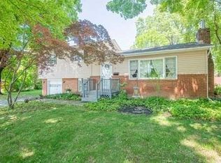 5 Aspinwall Rd, Red Hook, NY 12571