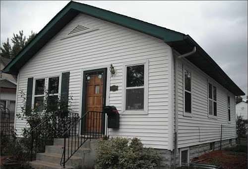 1st image of 119 Magnolia Ave E