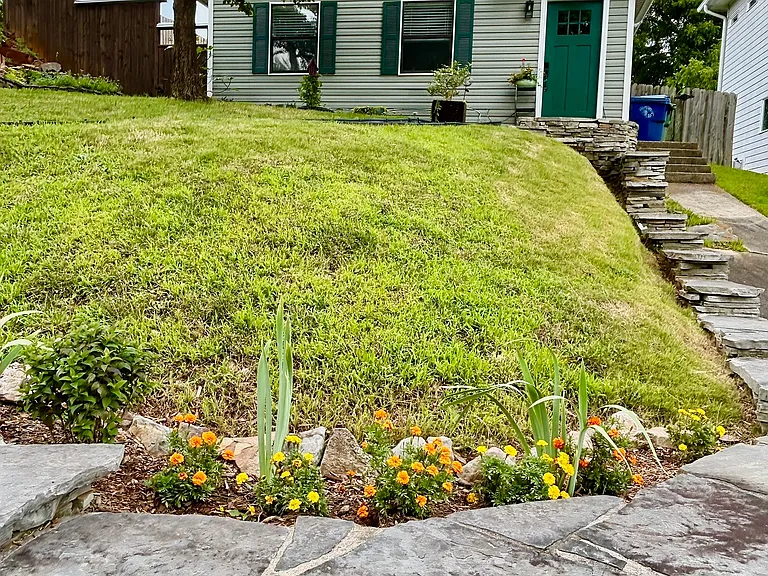 223 Little St SE — Photo 8