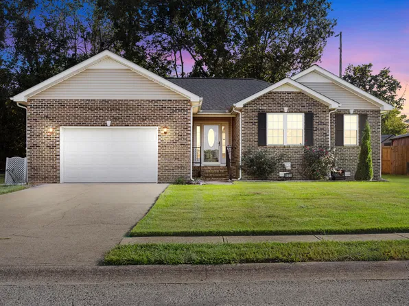 921 Wing Tip Cir, Hopkinsville, KY 42240